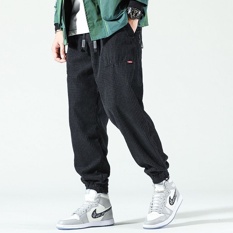 Klassische Jogginghose aus Cord
