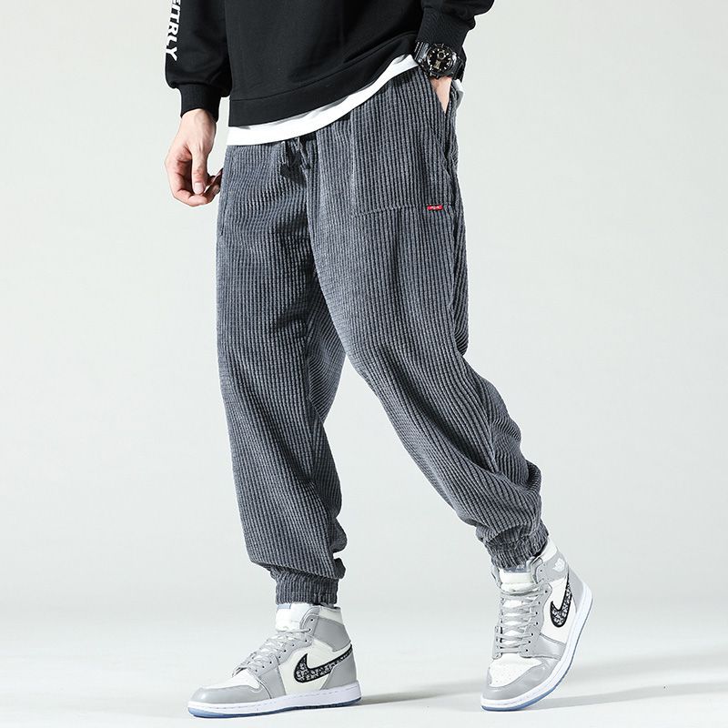 Klassische Jogginghose aus Cord