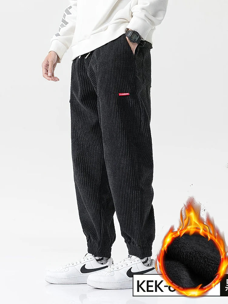 Klassische Jogginghose aus Cord