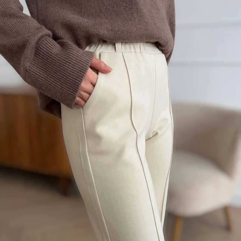 Alice Hose mit weitem Bein