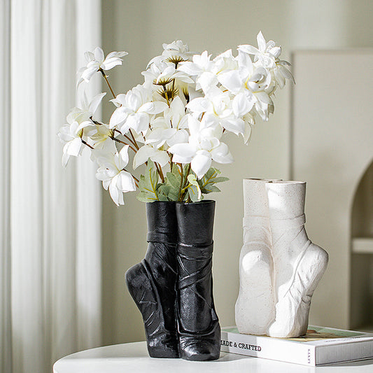 The Pointe Sculpture Vase
