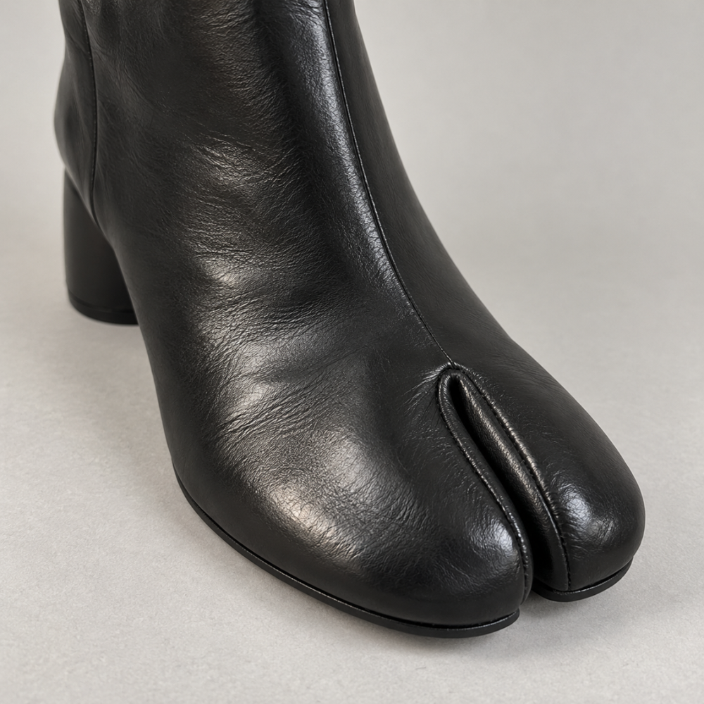 Forma Split-Toe Boots