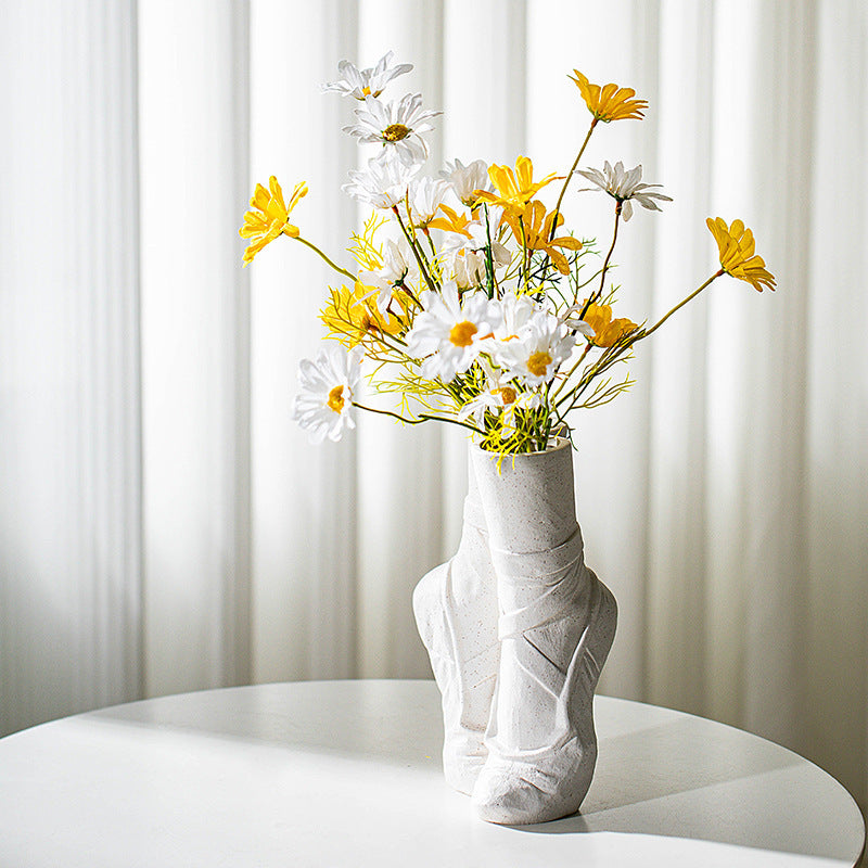 The Pointe Sculpture Vase