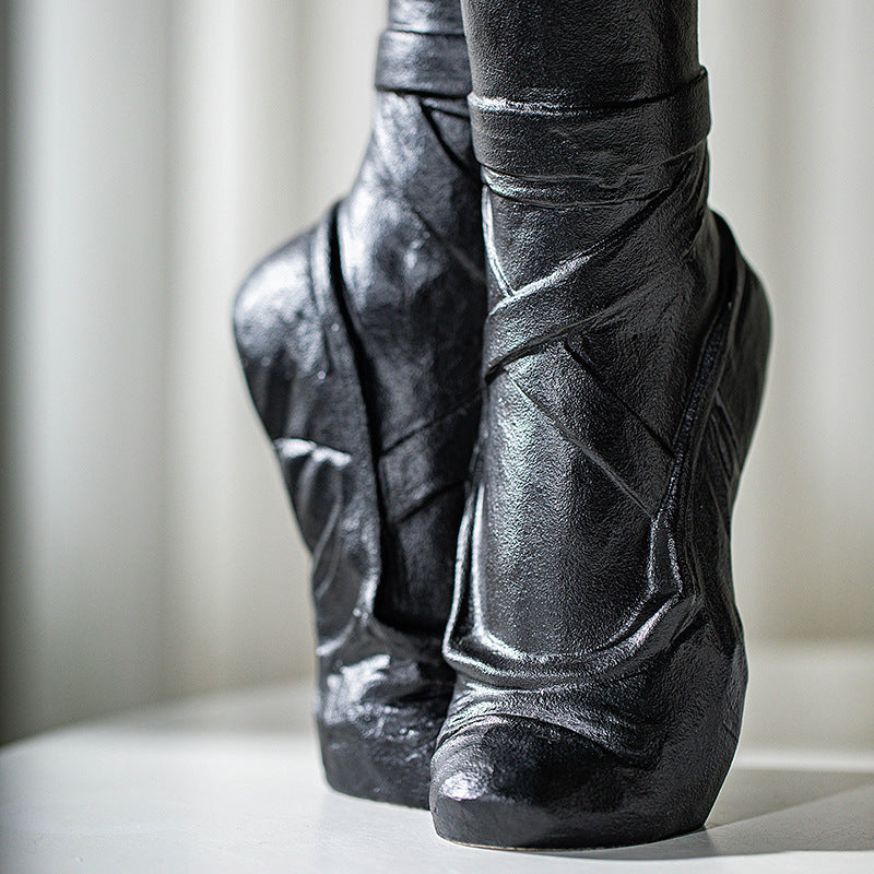 The Pointe Sculpture Vase