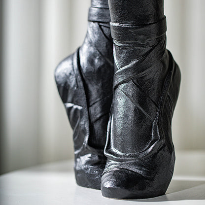 The Pointe Sculpture Vase